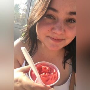 Meet your Posher, Camille